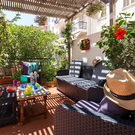 Homestay Centre - Terrasse Privee - Espaces Communs Partages *